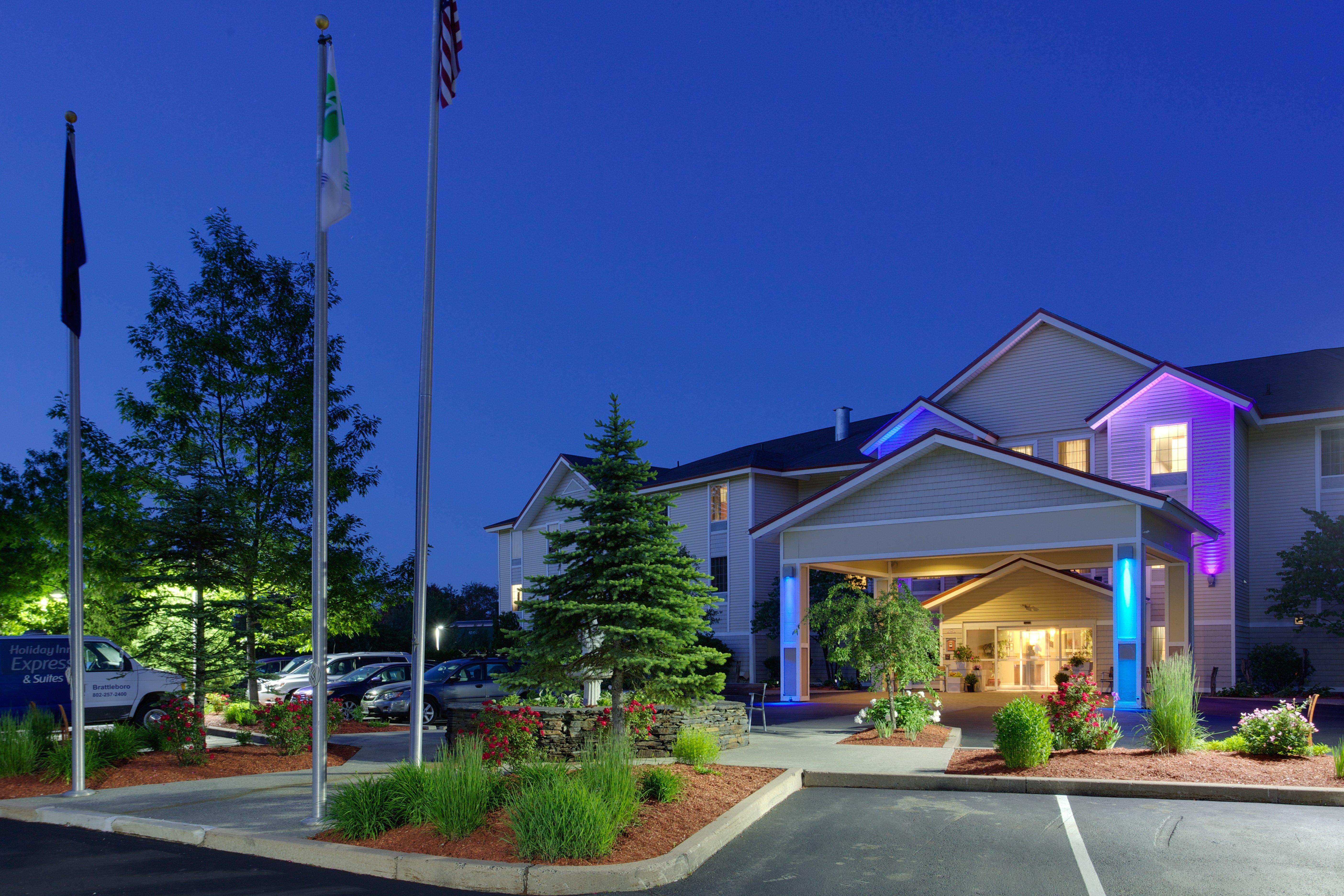 Holiday Inn Express Hotel & Suites Brattleboro By Ihg Exteriör bild