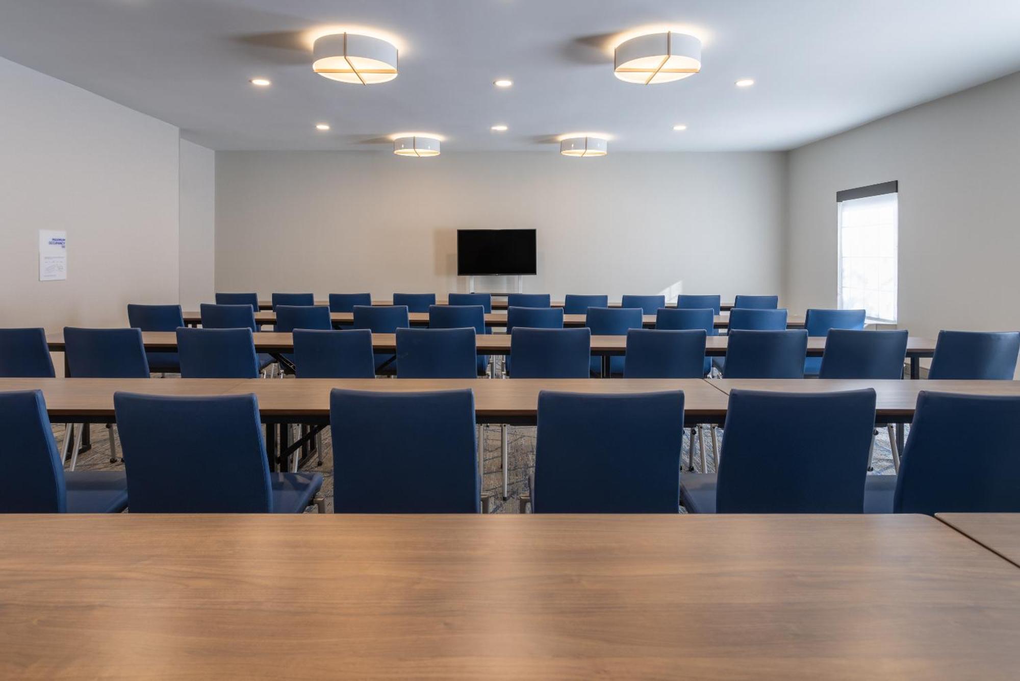 Holiday Inn Express Hotel & Suites Brattleboro By Ihg Exteriör bild