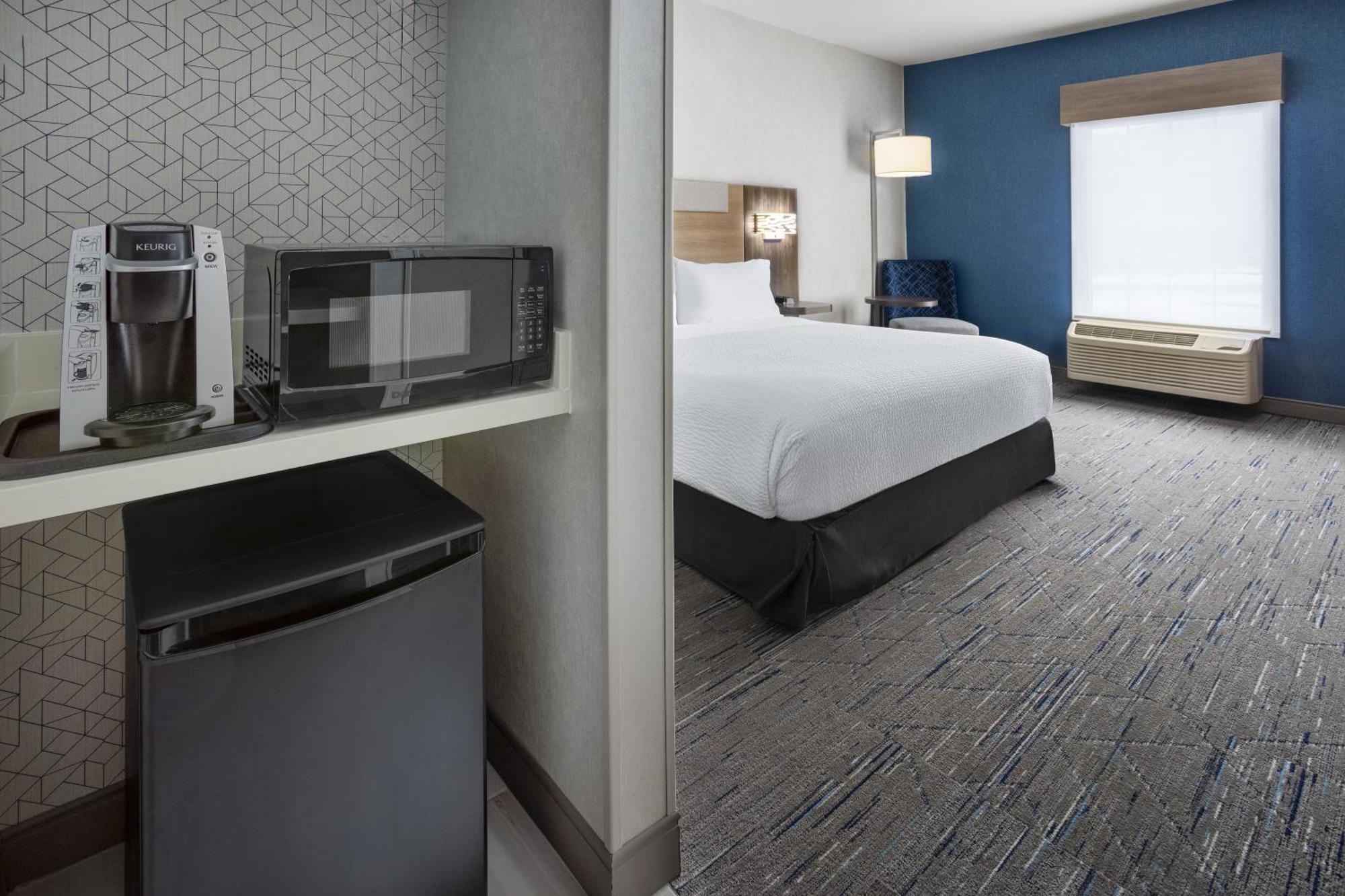 Holiday Inn Express Hotel & Suites Brattleboro By Ihg Exteriör bild