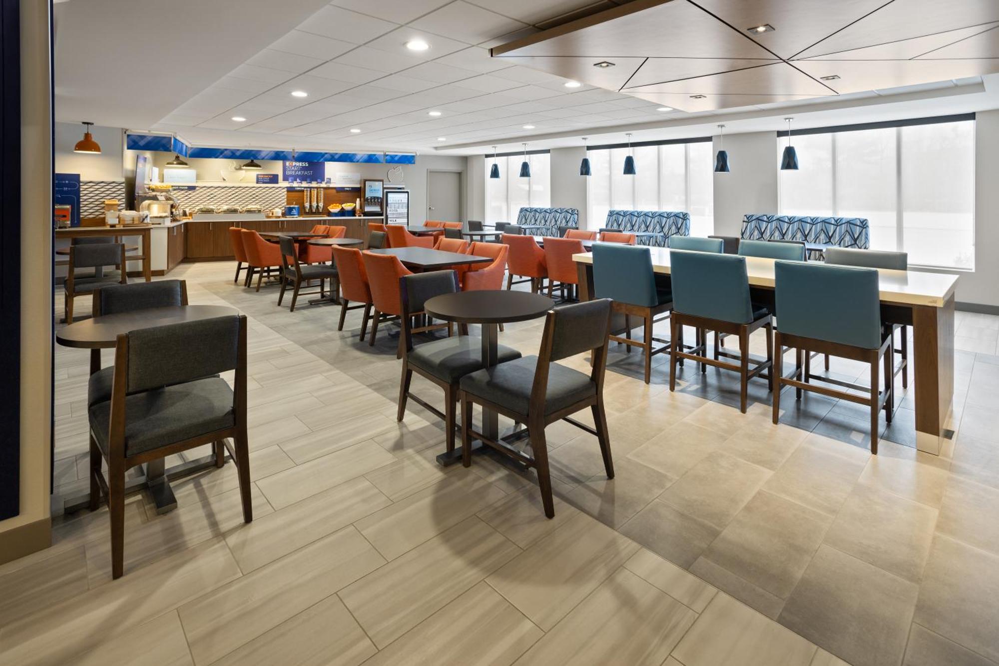 Holiday Inn Express Hotel & Suites Brattleboro By Ihg Exteriör bild