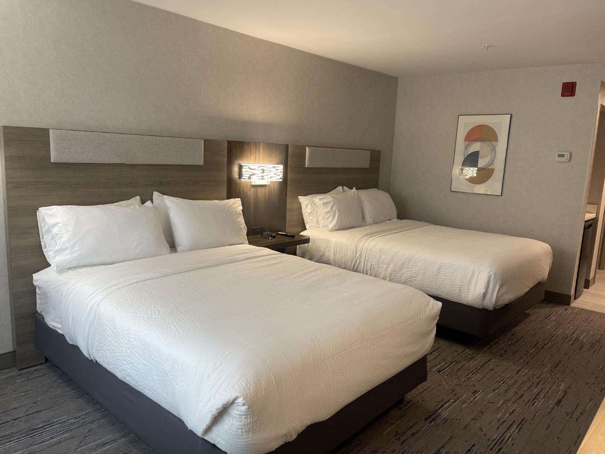 Holiday Inn Express Hotel & Suites Brattleboro By Ihg Exteriör bild