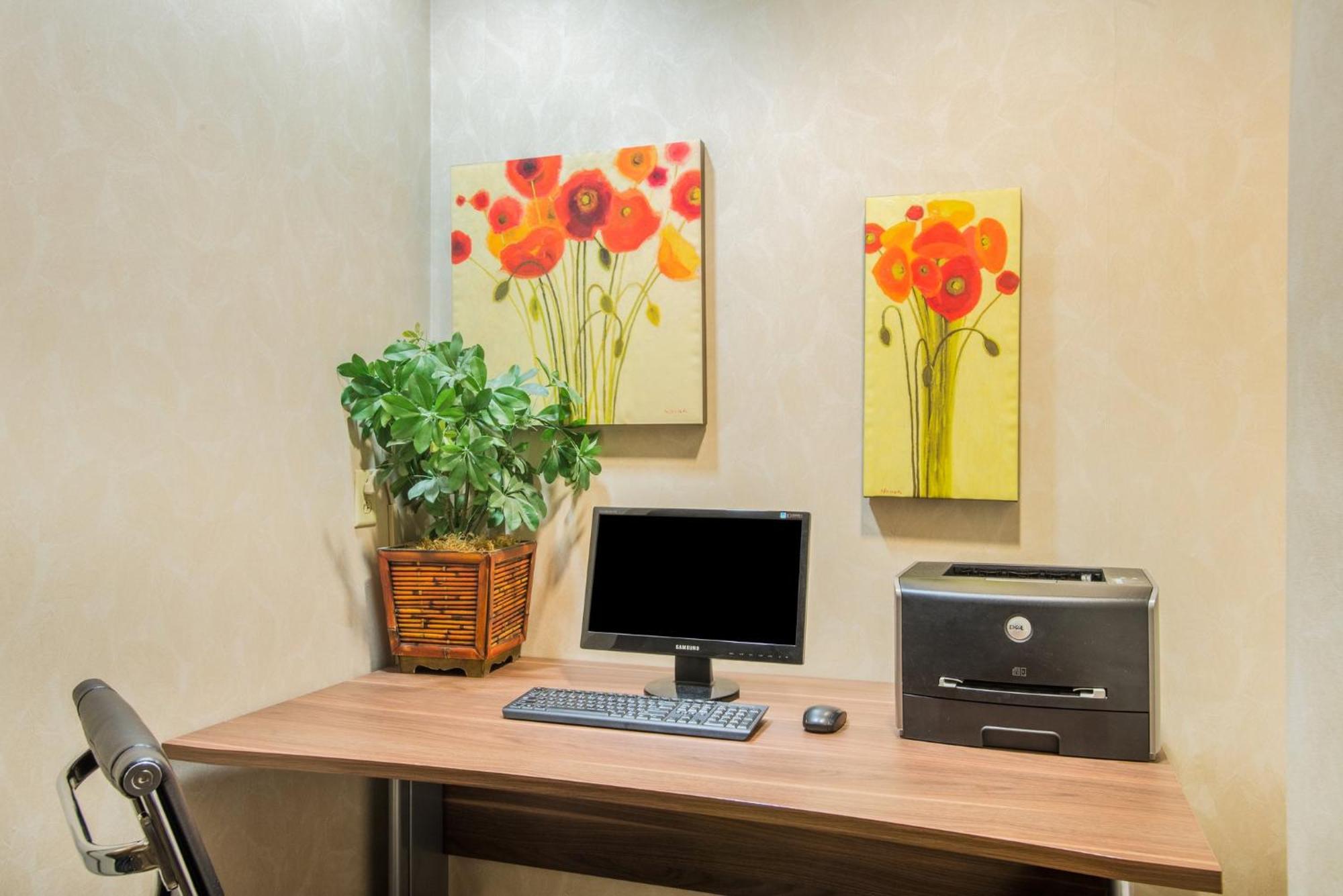 Holiday Inn Express Hotel & Suites Brattleboro By Ihg Exteriör bild