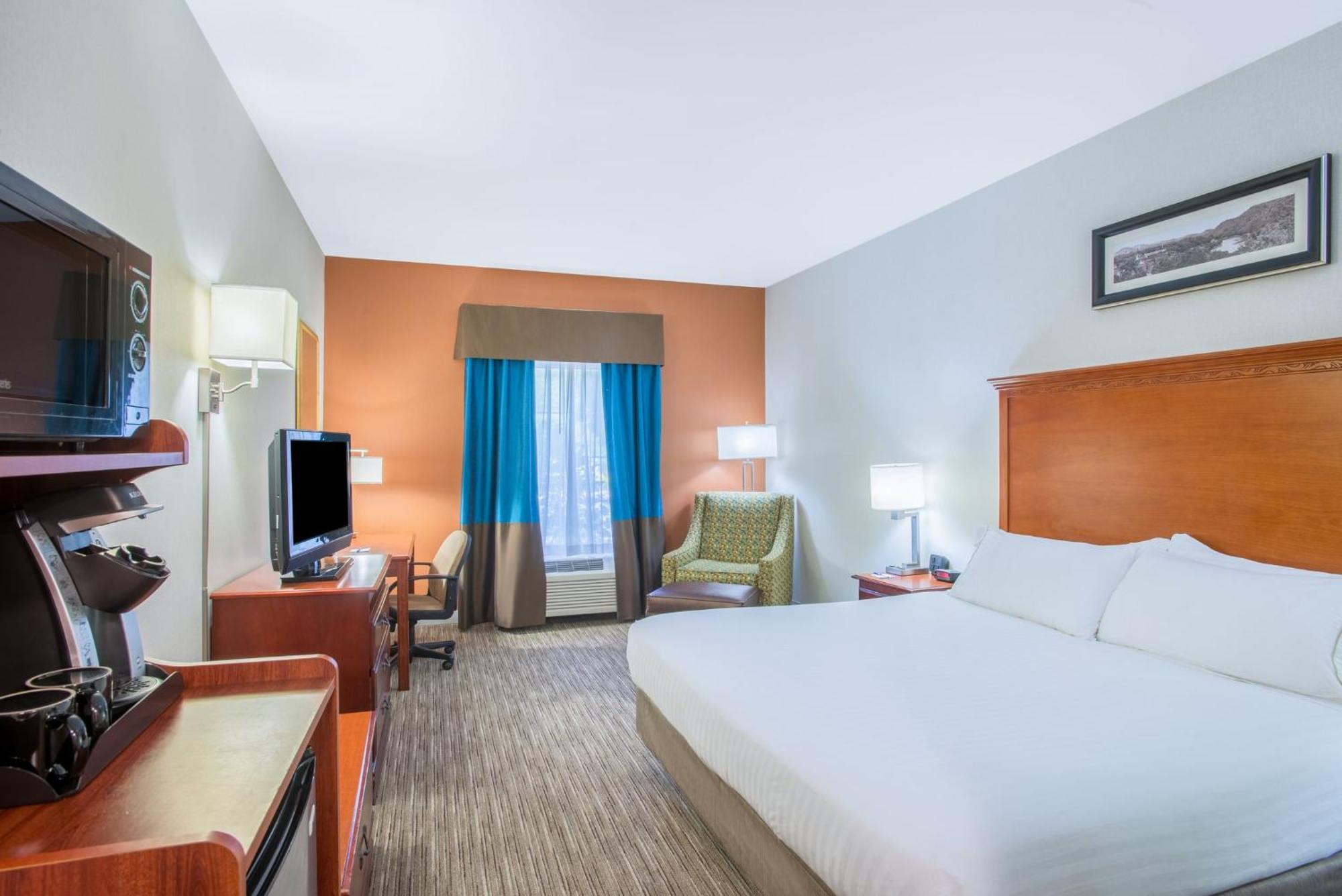 Holiday Inn Express Hotel & Suites Brattleboro By Ihg Exteriör bild