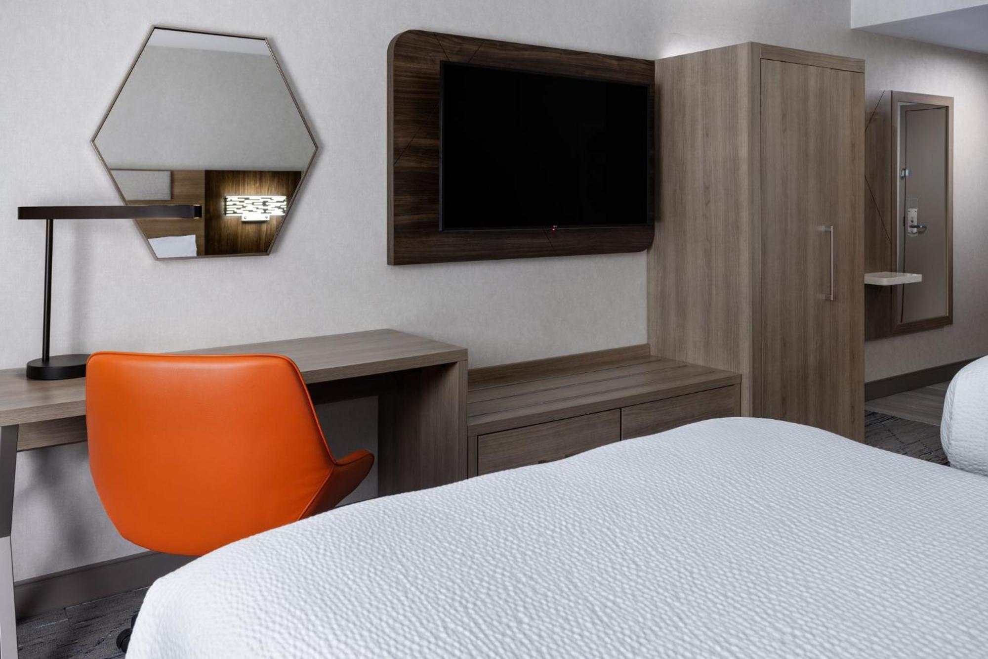 Holiday Inn Express Hotel & Suites Brattleboro By Ihg Exteriör bild